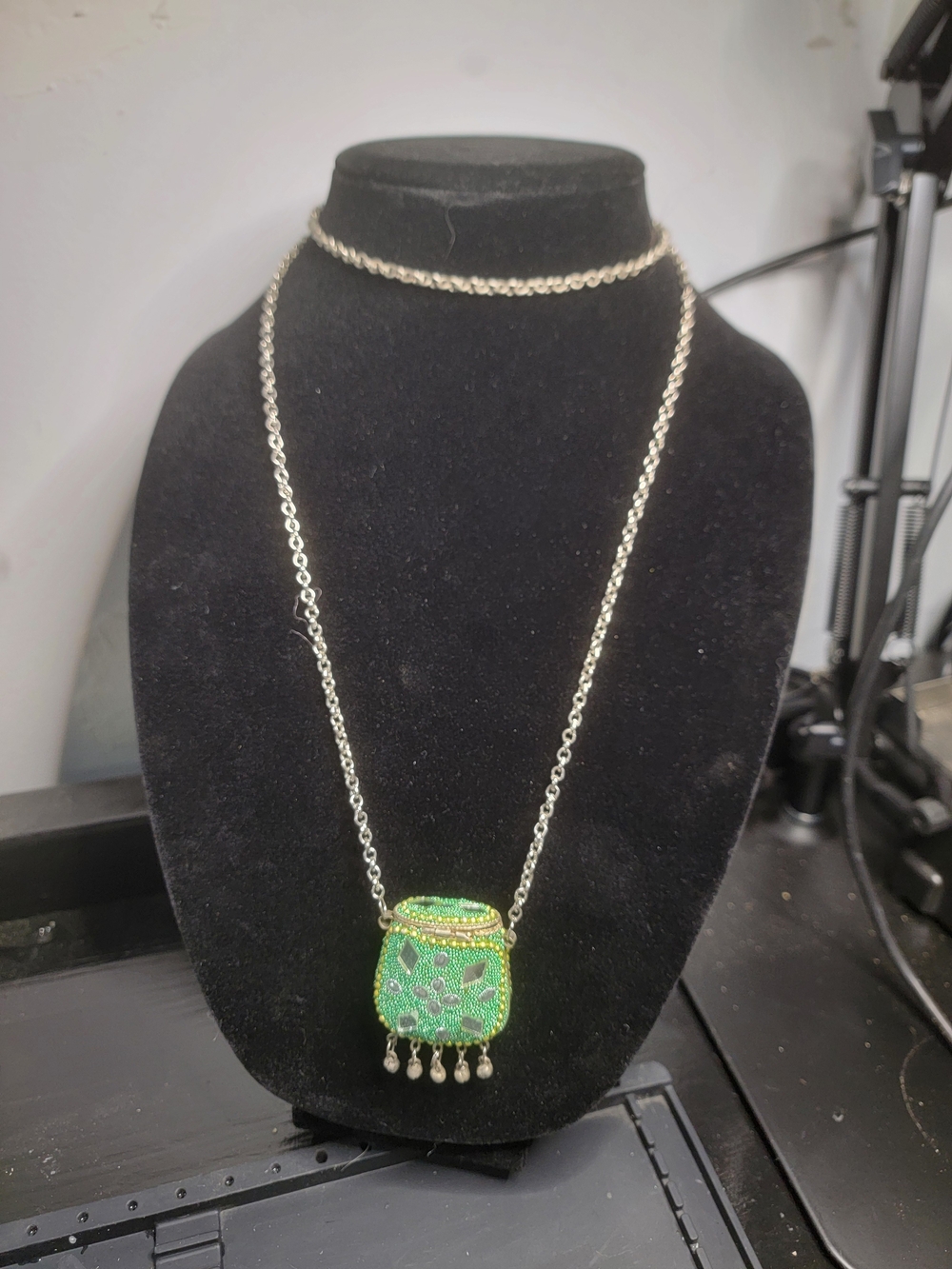 Green Beaded Pendant Necklace - Women Jewelry